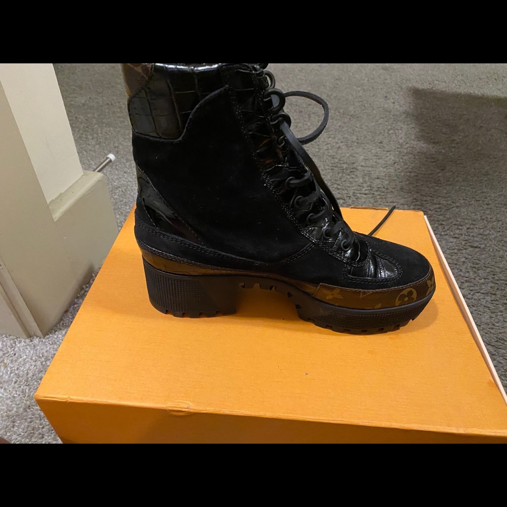 LOUIS VUITTON LAUREATE PLATFORM DESERT BOOT